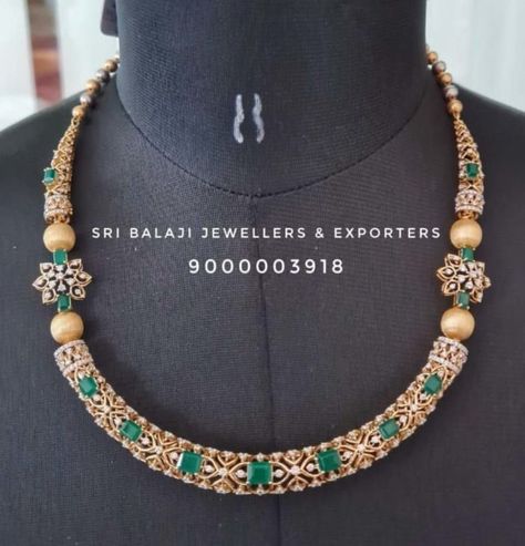 Diamond emerald kante necklace Kante Indian Jewellery, Bridal Diamond Necklace, Diamond Pendants Designs, Fancy Jewelry Necklace, Diamond Wedding Jewelry, Gold Jewelry Simple Necklace, Gold Mangalsutra Designs, Beautiful Gold Necklaces, Jewelry Set Design