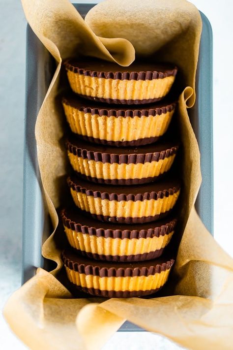 5-Ingredient Peanut Butter Cups Vegan Peanut Butter Cups, Healthy Peanut Butter Cups, Eating Bird Food, Pb Cups, Homemade Peanut Butter Cups, Peanut Butter And Chocolate, Peanut Butter Honey, Vegan Peanut Butter, Healthy Peanut Butter