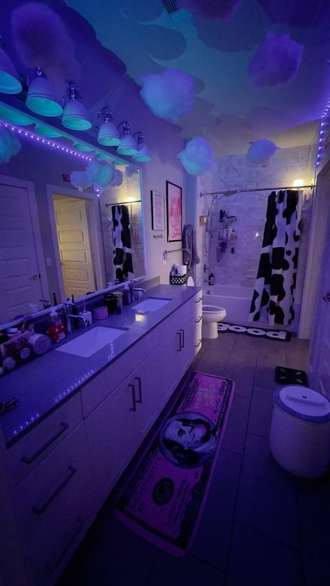 Y2k Bedroom Ideas, Trippy Bathroom, Connected Bathroom, Y2k Bathroom, First Apartment Goals, Room With Bathroom, Y2k Apartment, Dope Rooms, Aesthetic Bathroom Decor