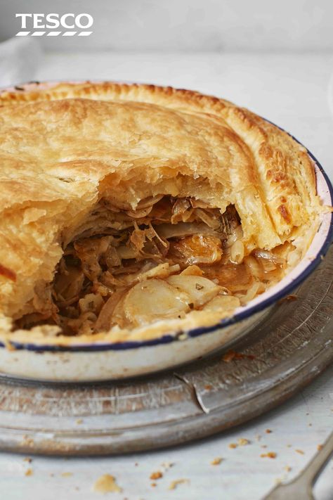 Vegan Pie Recipes Savory, Savory Vegan Pie, Vegan Savoury Pie, Vegan Winter Food, Vegan Scottish Recipes, Vegan Puff Pastry Recipes Savory, Vegan British Recipes, Vegan Pies Savoury, Vegan Puff Pastry Recipes