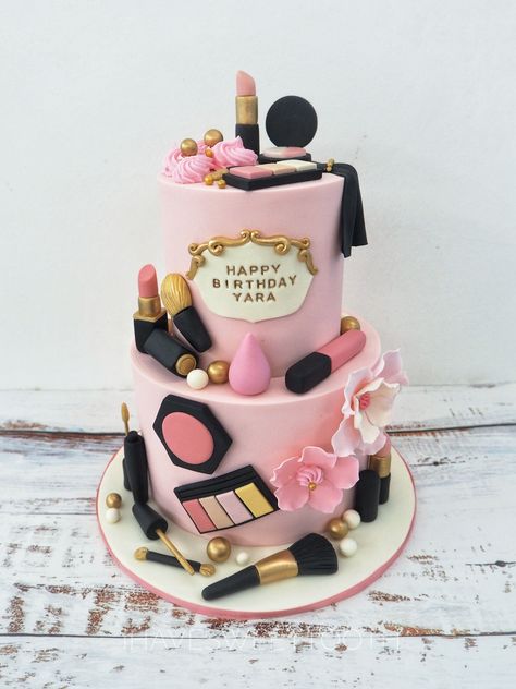 Custom Cake: Make Up #ihavesweettooth #ihstfondantcakes #cookieartistmalaysia #cakeartistmalaysia #igcakes #sayajualkek #ihavesweettooth #klbaker Makeup Birthday Cakes, Eid Cake, Happy Birthday Cake Images, Make Up Cake, Barbie Cake, Cakes For Women, Theme Cake, Cake Images, Custom Cake