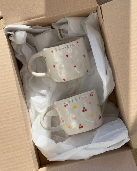 custom mugs in ’dear heart’ and ’sweet cherry’ ❤️🍒 Pottery Cup Ideas, Mug Ceramic Ideas, Ceramic Cup Ideas, Mug Design Ideas, Ceramics Aesthetic, Cup Painting, Rest Time, Disney Mugs, Diy Ceramic