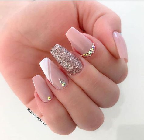 French Manicure Acrylic Nails, Beige Nails, Glitter Gel Nails, Work Nails, Fall Acrylic Nails, Short Acrylic Nails Designs, Girls Nails, Elegant Nails, Chic Nails