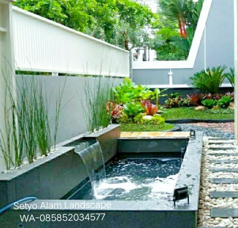 Modern Fish Pond, Taman Mini, Golden Berry, Koi Pond Design, Mini Piscina, Modern Garden Landscaping, Pergola Shade Cover, Kolam Koi, Fish Pond Gardens