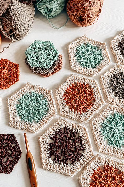 Granny Hexagon Crochet Blanket, Crochet Granny Square Blanket Free Hexagon Pattern, Crochet Patterns Free Coasters, Hex Granny Square, How To Crochet A Hexagon Granny Square, Crochet Hexagon Granny Square Blanket, Crochet Hexagon Projects, Hexagon Granny Square Pattern Free, Crochet Hexagon Blanket Pattern Free