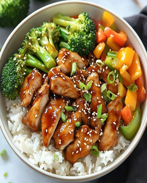 Learn how to make delicious Teriyaki Chicken Bowls at home with tender chicken, fresh veggies, and a savory homemade sauce Teriyaki Bowls Chicken, Teriyaki Chicken Rice Bowl Recipes, Teryaki Chicken Bowl, Teriyaki Chicken Bowl Recipe, Chicken Bowls Recipe, Teriyaki Chicken Bowls, Teriyaki Chicken Salad, Teriyaki Chicken Rice Bowl, Teriyaki Chicken Bowl