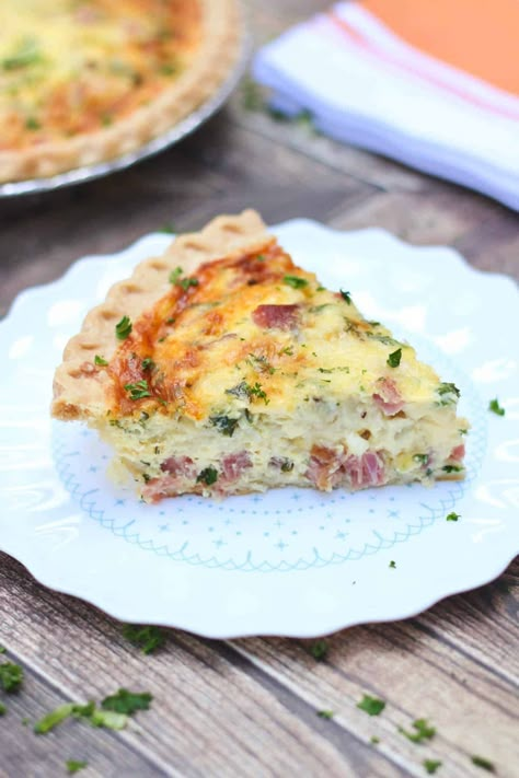 Ham and Gruyere Quiche Quiche With Ham, Hash Brown Quiche, Ham Quiche Recipe, Ham And Gruyere, Gruyere Quiche, Savory Quiche, Juicy Burger Recipe, Hashbrown Quiche, Ham Quiche