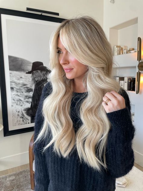 Happily ever allen, natalie mckell hair, hair Blonde Hair Small Shadow Root, Bright Blonde Balayage Long Hair, Natalie Mckell Hair, European Blonde Hair, Lived In Blonde With Extensions, Blonde Hair For Dark Roots, Kait Davis Hair, Blonde Highlights Full Head, Blonde Smudge Root