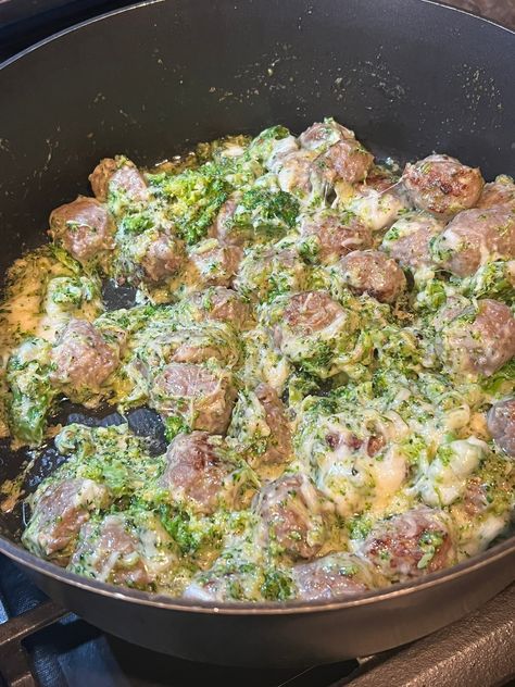 Instructions on preparing sausage Keto 2023, Keto Sausage Recipe, Broccoli Skillet, Sausage Broccoli, Sausage And Broccoli, Pork Sausage Recipes, Pork Entrees, Bariatric Friendly Recipes, Low Sugar Recipes