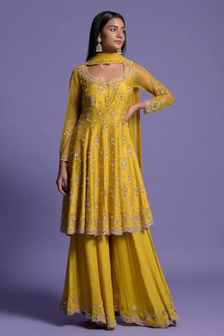 Anarkali With Sharara, Short Anarkali, Yellow Sharara, Gharara Designs, Yellow Anarkali, Yellow Kurti, Mehendi Outfit, Haldi Outfit, Printed Peplum Top