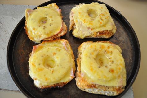 Toast Hawaii - Open Faced Sandwich For A Snack Or Dinner Recipe - Food.com Dinner Toast, Open Faced Sandwich Recipes, Toast Hawaii, Cold Sandwiches, Open Faced Sandwich, Dinner Sandwiches, Cheese Toast, Sandwiches For Lunch, Work Lunch