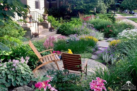 Lawn Free Yard, Front Yards Curb Appeal, Outdoor Paradise, Garden Wallpaper, English Cottage Garden, Front Lawn, Formal Gardens, Native Garden, Garden Oasis