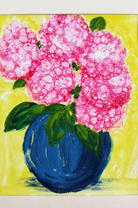 DIY Bubble Hydrangeas Bubble Paint Flowers, Bubble Hydrangea Art, Bubble Flower Art, Spring Elementary Art, How To Paint Hydrangeas, Bubble Art Painting, Bubble Art For Kids, Art With Bubbles, Watercolor Projects For Kids