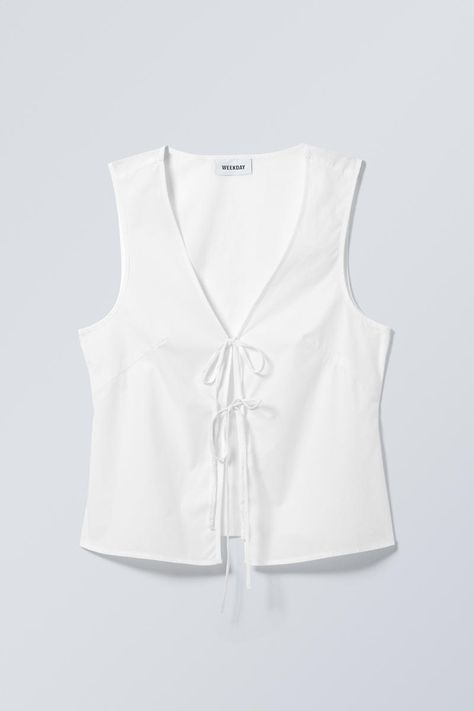 White Vest Top, Fitted Vest, White Vest, Trending Sunglasses, Vest White, Online Tops, Vest Top, Linen Clothes, Blouse And Skirt