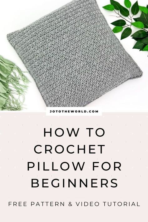 Do you want to learn how to make a crochet pillow with yarn? Here is a fun free crochet pillow pattern you can make even if you are a beginner. It uses easy crochet stitches and makes the perfect simple crochet pillow for the couch. Small Pillow Crochet Pattern, Simple Crochet Pillow, Crochet A Pillow, Easy Crochet Pillow, Diy Crochet Pillow, Pillow Cover Crochet Pattern, Crochet Pillow Patterns Free, Crochet Pillow Cases, Crochet Cushion Pattern