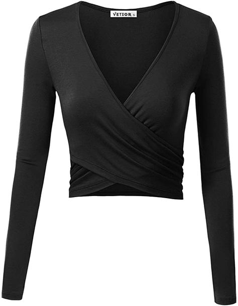 Slim Fit Crop Top, Crop Tops Online, Estilo Hippie, Wrap Crop Tops, Wrap Shirt, Cropped Tops, Black Crop Tops, Look Cool, Deep V Neck