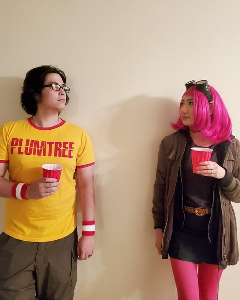 Scott Pilgrim Vs The World Halloween, Scott Pilgrim Couples Costume, Indie Movie Halloween Costumes, Indie Halloween Costumes Couples, Scott Pilgrim Vs The World Costume, Scott And Ramona Costume, Scott Pilgrim And Ramona Flowers Costume, Cartoon Costumes Couple, Halloween Town Costumes