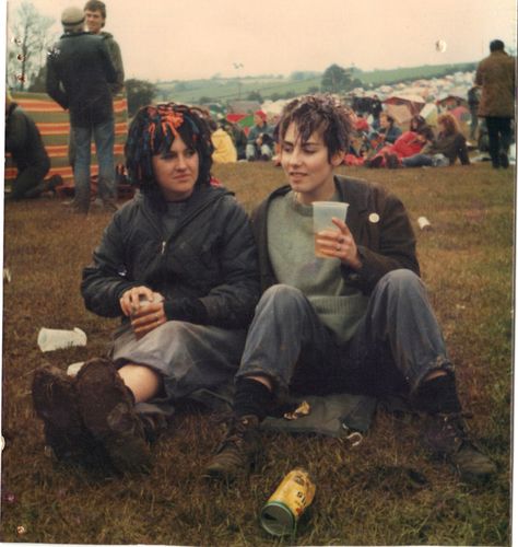 Vintage Festival Aesthetic, Glastonbury 90s, 80s Uk Aesthetic, Glastonbury Festival Aesthetic, Glastonbury Aesthetic, Woodstock 1999, 1970 London, Greenham Common, 21st Party Themes