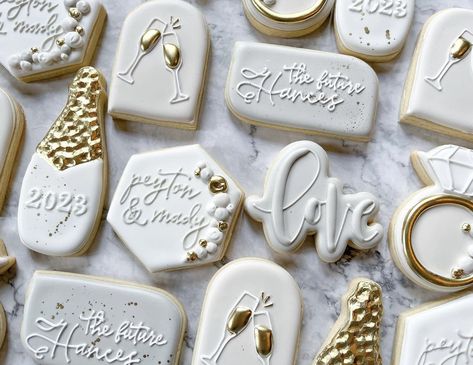 Bridal Shower Cookies Champagne, Pearls And Prosecco Bridal Shower Theme Cookies, Pearls And Prosecco Cookies, Vegas Cookies, Glam Bridal Shower Ideas, Pearl Cookies, Champagne Cookies, Engagement Party Desserts, Holiday Engagement Party