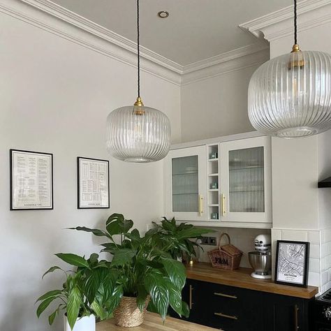 Glass Pendant Lighting Kitchen, Cylinder Pendant Light, Rattan Chandelier, Reeded Glass, Kitchen Colour Schemes, Brass Pendant Light, Kitchen Color, Brass Lighting, Kitchen Diner