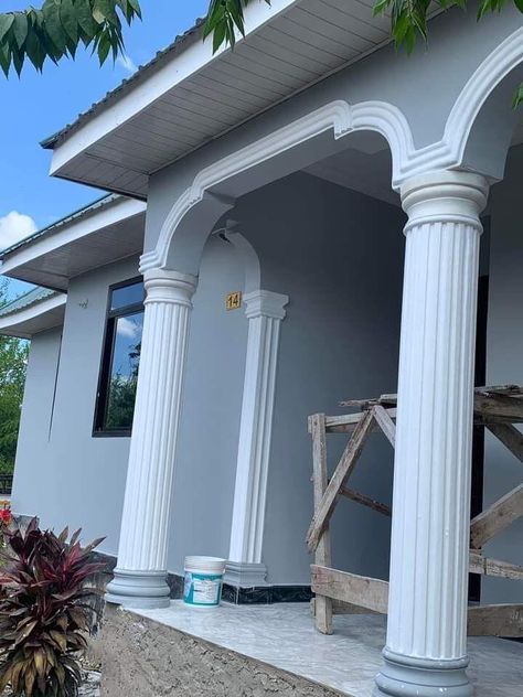 House Pillars Exterior Design, Pillar Designs For House, Exterior Moulding Ideas, House Pillars Columns Exterior, House Pillars Exterior, Modern Pillar Design, Front Arch Design, Front Pillar Design, Home Painting Outside