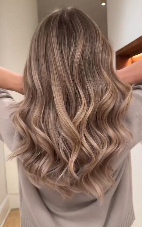 Coffee Beige Hair Color, Cool Blonde Hair Color With Lowlights, Light Brown Hair With Money Pieces, Milky Beige Hair, Biscuit Blonde Balayage, Biscuit Blonde Hair, Biscuit Blonde, Summer Blonde Hair, Dark Blonde Hair Color