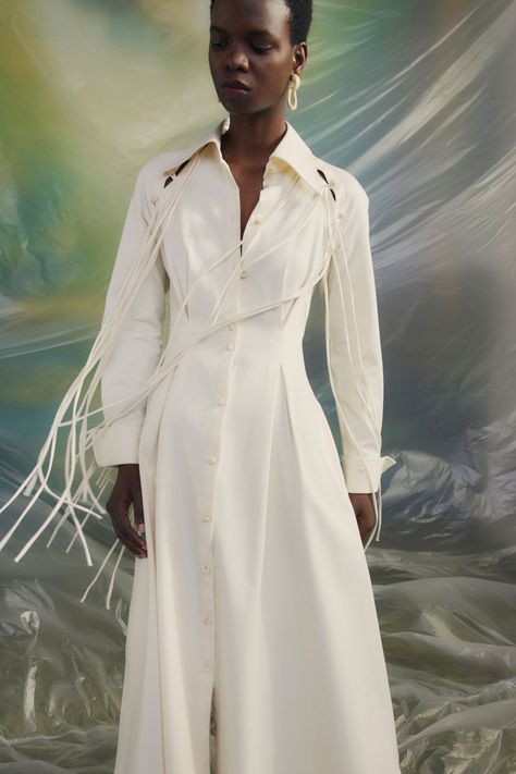 Palmer Harding - Pre-Fall 2024 https://www.vogue.com/fashion-shows/pre-fall-2024/palmerharding/slideshow/collection#4 Palmer Harding, Statement Sleeves, Pre Fall Collection, Flirty Dresses, Fringe Dress, Modern Dress, Spring Shirts, Style Mistakes, Mode Inspiration