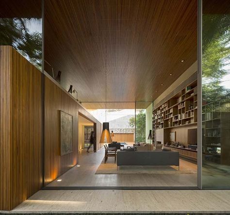 Tetris House offers wooden box-like shelter in Sao Paulo Modernism Interior, Brazil Architecture, Kaufmann House, Studio Mk27, Casa Interior, House Studio, Minimalist Life, Patio Interior, Interior Wall Design