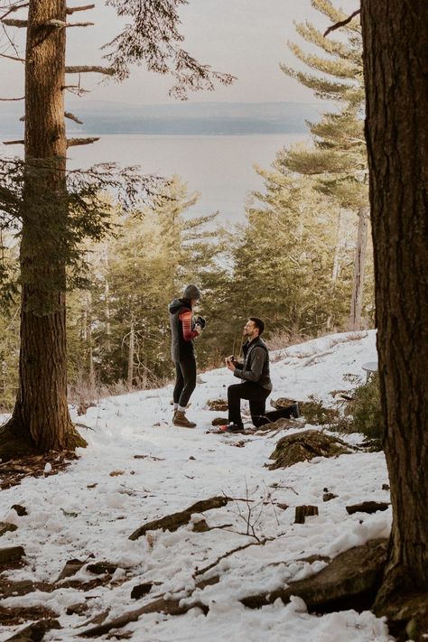 Proposal Ideas Hiking, Hike Proposal Ideas, Hiking Proposal Ideas, Summer Proposal Ideas, Snowboarding Proposal, Trail Proposal, Cabin Proposal, Woods Proposal, Hike Proposal