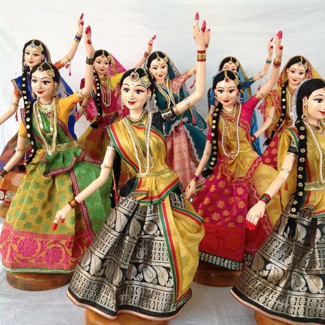 ARTEKRAFT Pellikooturu Decor, Wedding Rukhwat, Kondapalli Bommalu, Golu Dolls, Sangeet Decor, Paper Flower Wall Hanging, Doll Cartoon, Plate Decoration, Meet The Maker