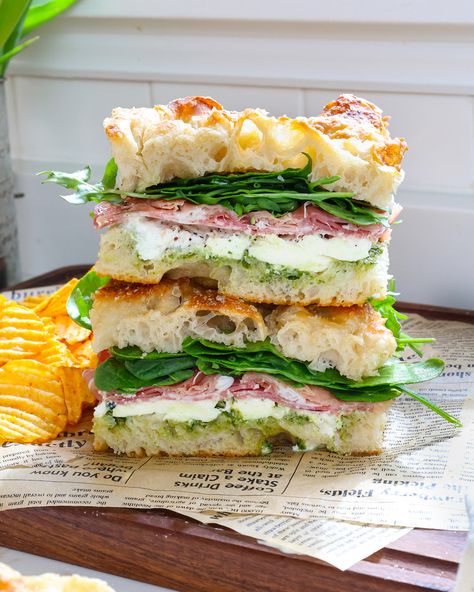 Prosciutto Arugula Sandwich, Focaccia Bread For Sandwiches, Pesto Arugula Sandwich, Authentic Italian Sandwiches Recipes, Sandwich Recipes Ciabatta, Italian Mini Sandwiches, Naan Bread Sandwich, Veggie Panini Sandwiches, Foccacia Bread With Prosciutto