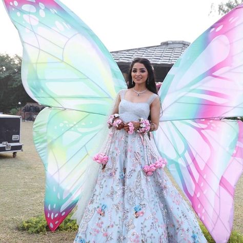 This bride's mehendi outfit is straight out of a fairytale. Outfit- @suneetvarmaoffi  Floral Jewellery- Devanshi Seth Designs . . . . #mehendi #mehndi #fairytale #lehenga #bride #indianbride #bridallehenga #floraljewellery #mehndilehenga #designerwear #shaadifever Fairytale Lehenga, Lehenga Bride, Mehendi Outfit, Indian Bridesmaid Dresses, The Butterfly Effect, Wedding Lehenga Designs, Indian Bride Outfits, Indian Gowns Dresses, Indian Bridal Outfits