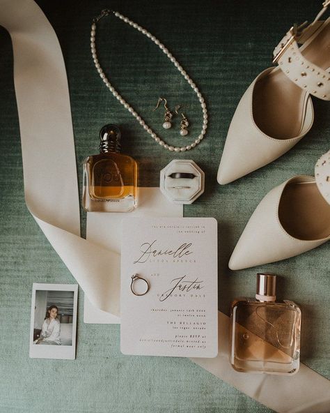 Wedding Detail Shots Perfume, Wedding Photo Accessories, Getting Wedding Ready Photos, Wedding Accessories Pictures, Bridal Flat Lay Photography, Wedding Invite Detail Photos, Wedding Photos Accessories, What To Include In Wedding Detail Photos, Brides Details Photography