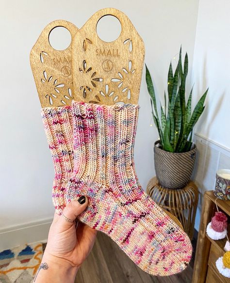 Knit Socks With Worsted Weight Yarn, 9 Inch Circular Needles Knit Socks, Worsted Socks Knitting Pattern, Worsted Sock Pattern, Worsted Weight Knit Socks Pattern, Knit Worsted Weight Socks, Free Sock Patterns Knit, How To Knit Socks For Beginners, Worsted Weight Sock Pattern