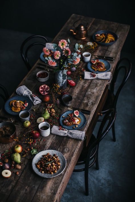 dark & moody thanksgiving table decor Moody Thanksgiving, Breakfast Gathering, Rustic Thanksgiving Table, Buckwheat Waffles, Thanksgiving Table Settings Simple, Simple Thanksgiving Table, Rustic Thanksgiving, Thanksgiving Table Decor, Thanksgiving Dinner Table