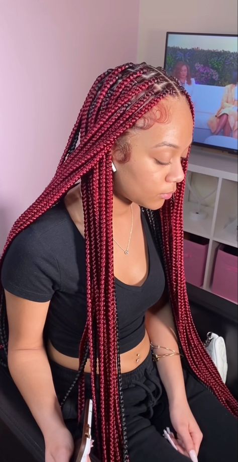 Burgundy Medium Knotless Braids, Maroon Box Braids, Maroon Braids For Black Women, Maroon Knotless Braids, Maroon Braids, Knotless Braids Red, Ruby Red Hair Color, Ruby Red Hair, Red Box Braids