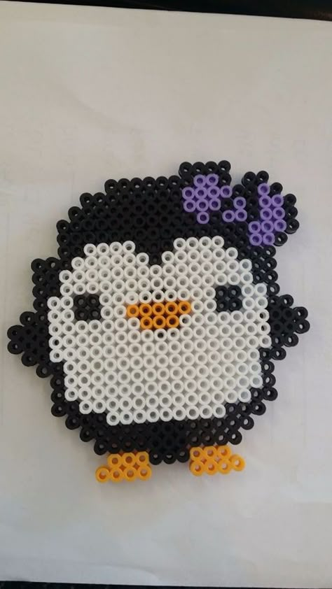 Pony Bead Penguin, Pug Perler Bead Pattern, Penguin Perler Bead Patterns, Perler Bead Patterns Penguin, Penguin Perler Beads, Polar Bear Perler Beads, Melt Beads Patterns, Christmas Perler Beads, Ansan