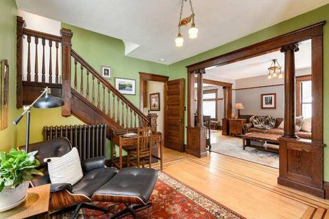 THE MAIN ELEMENTS OF THE AMERICAN FOURSQUARE HOME STYLE 1910s House Interior, American Four Square House, Mudroom Entry, 1920 Home, Leaded Windows, Four Square Homes, American Foursquare, Stone Arch Bridge, Craftsman Interior