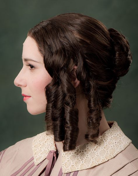 Early Victorian 1840s Hairstyles Women, Easy Victorian Hairstyles, 19th Century Hairstyles, Victorian Era Hairstyles, 1800s Hairstyles, Historical Hairstyles, Edwardian Hairstyles, Victorian Hair, Victorian Hairstyles