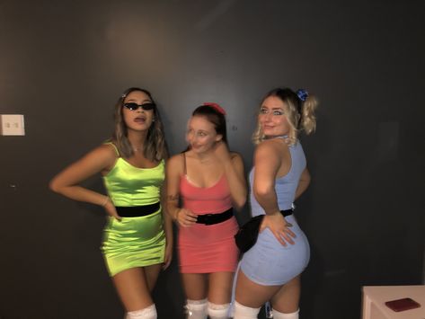 Powder Puff Halloween Costumes, Halloween Costumes 3ppl, Hot Halloween Trio Costumes, Power Puff Girls Costume Ideas, College Girl Group Halloween Costumes, Halloween Powerpuff Girls Costume, Duo And Trio Costumes, Triple Halloween Costumes College, Powerpuff Girls Costume Adult