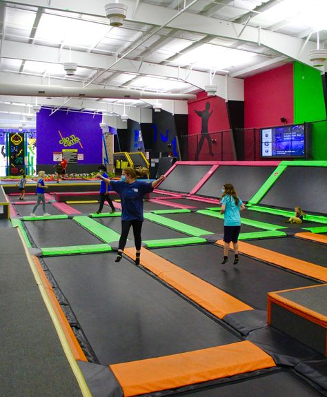 Bounce on over to TopJump on your next visit to the Smokies!! 😄 Selfie Room, Trampoline Sport, Jump Park, Trampoline Parks, Vegas Pools, Pool Floaties, Best Trampoline, Nightclub Design, Indoor Play Areas