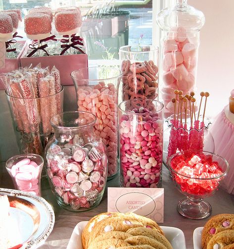 Valentine candy bar ideas (or Breakfast. Lunch. Dinner.) Baby Shower Sweets Table, Pink Gray Baby Shower, Candy Buffet Baby Shower, Baby Shower Sweets, Babyshower Party, Bar A Bonbon, Grey Baby Shower, Baby Shower Candy, Shower Desserts