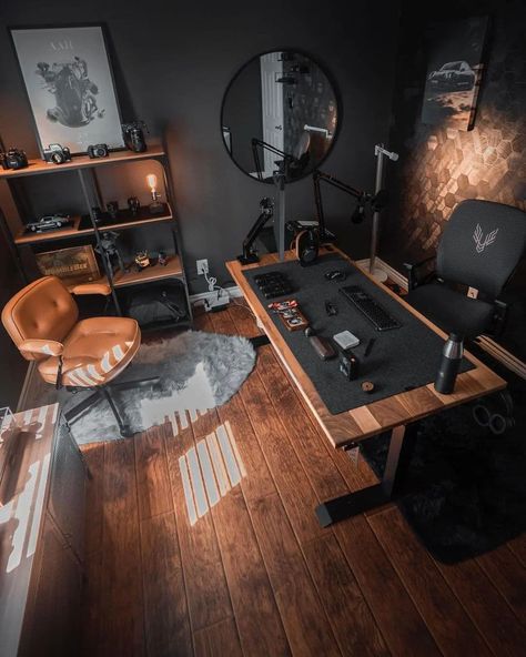 Industrial Gaming Setup, Desks Ideas For Men, Manly Room, Best Home Office, Modern Home Offices, Home Studio Setup, Small Home Offices, Small Home Office, Studio Setup