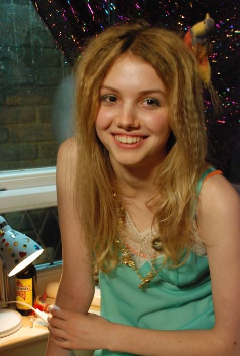 Hannah Murray Skins Cast, Cassie Ainsworth, Theatre Musical, Cassie Skins, Hannah Murray, Celestial Magic, Skin Aesthetics, Manic Pixie Dream Girl, Skins Uk