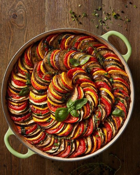 Ratatouille Recept, Keto Lasagne, Gazpacho Recept, Guacamole Recept, Falafel Recept, How To Make Ratatouille, Carbonara Recept, Plats Healthy, Ratatouille Recipe