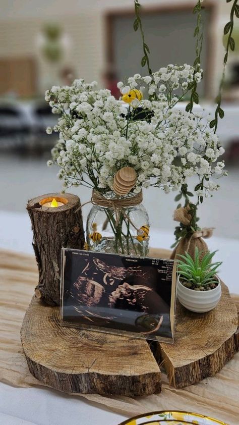 Cute Baby Shower Decor, Forest Shower Theme, Forest Gender Reveal Ideas, Simple Woodland Baby Shower Ideas, Ikea Baby Shower, Gender Reveal Forest Theme, Backyard Baby Shower Decor, Boy Baby Shower Ideas Forrest, Gender Reveal Themes Bee