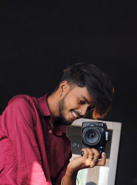 #dslr #honey #swag #lifestyl Stylish Boy Attitude Dp, Boy Attitude Dp, Fake Dp, Dslr Photo, Hair Types Men, Poses For Boys, Camera Poses, Attitude Dp, Indoor Shoot