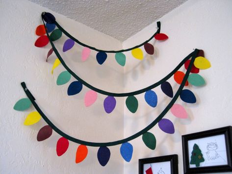 Christmas Light Garland: Cute idea made from felt... Christmas Lights Garland, Preschool Christmas, Christmas Classroom, Office Christmas, Light Garland, Noel Christmas, Christmas Crafts For Kids, Felt Christmas, Christmas Deco