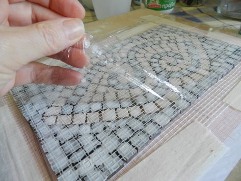 Grouting Mosaics, Mosaic Trivet, How To Grout, Mosaic Art Supplies, Mosaic Tiles Crafts, Mosaic Furniture, Direct Method, Mosaic Art Diy, Mosaic Flower Pots