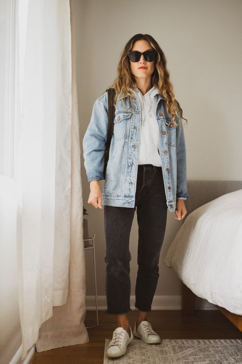 Cool Fall Outfits Casual, Denim Jacket Black Jeans, Hoodie Denim Jacket, Sahm Outfits, Athleisure Outfits Fall, Week Of Outfits, Denim Jacket Black, Saturday Outfit, My 2023